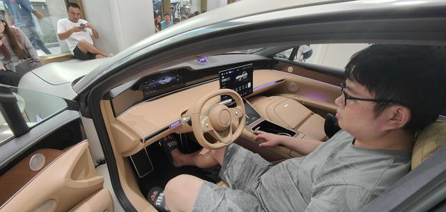 養一輛10萬的SUV和一輛10萬的轎車，8年后算算賬，發現差距很明顯