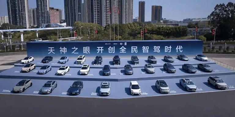 比亞迪引領！兆瓦級閃充時代，燃油車何去何從？
