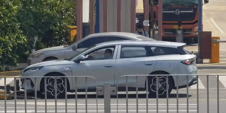 比亞迪海豹06旅行版DM-i實(shí)車曝光，10萬級瓦罐不是夢