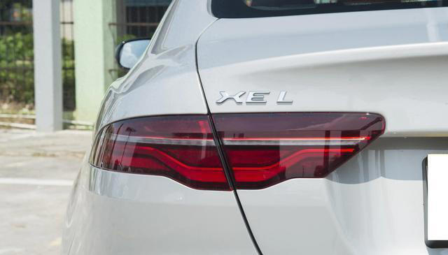 豪車“挺不住”了!近33萬降到18.98萬,2.0T+8AT+前雙叉臂,厚道 豪車“挺不住”了!近33萬降到18.98萬,2.0T+8AT+前雙叉臂,厚道