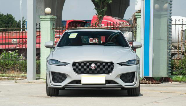豪車“挺不住”了!近33萬降到18.98萬,2.0T+8AT+前雙叉臂,厚道 豪車“挺不住”了!近33萬降到18.98萬,2.0T+8AT+前雙叉臂,厚道