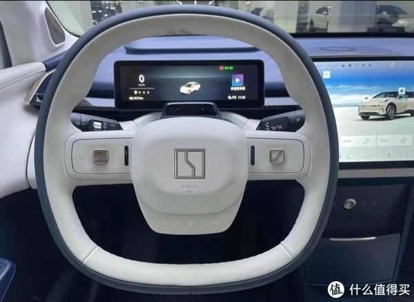 名字很酷產品更酷的極氪汽車 名字很酷產品更酷的極氪汽車