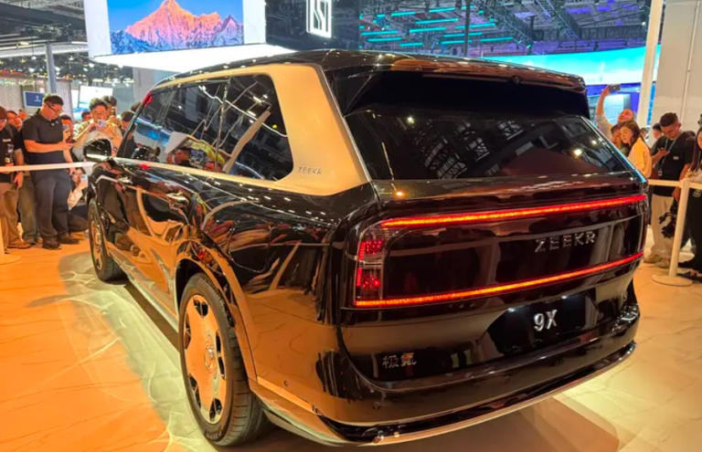 極氪9X全尺寸SUV在上海車展首發(fā)，搭載超級(jí)電混技術(shù)與L3級(jí)智駕方案