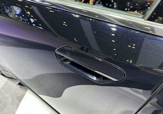 續(xù)航610公里僅9萬起，五菱星光EV亮相車展，能否干翻比亞迪？