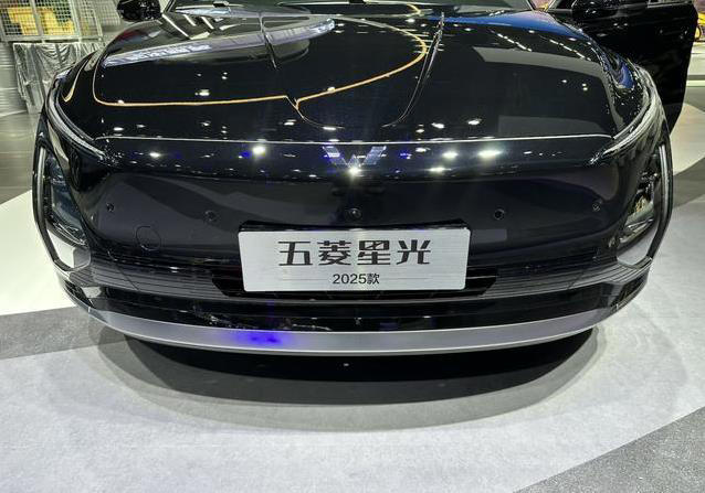 續(xù)航610公里僅9萬起，五菱星光EV亮相車展，能否干翻比亞迪？