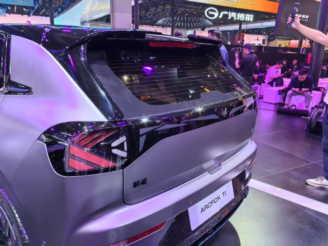 2025上海車展:極狐T1正式亮相