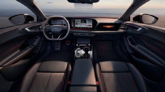 上汽奧迪A5LSportback亮相2025上海車展:以經(jīng)典設(shè)計(jì)與空間革新重塑豪華轎跑新標(biāo)桿
