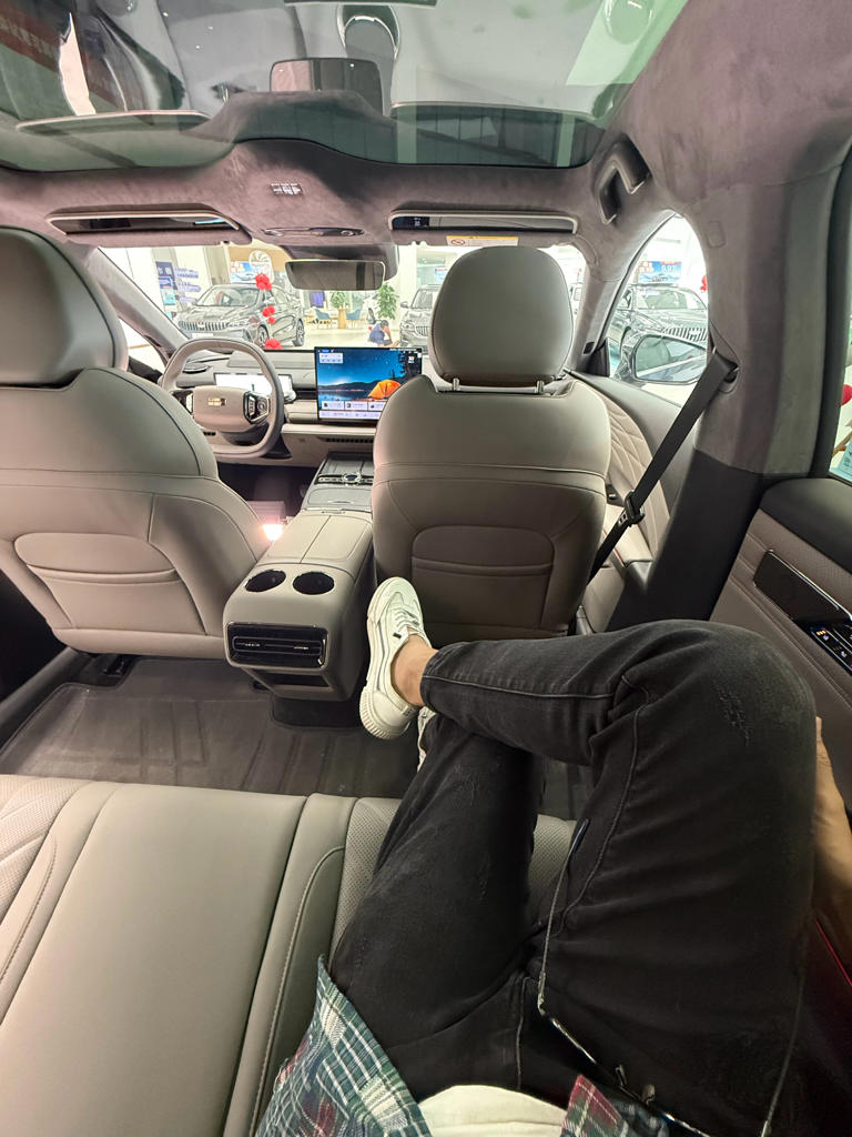 吉利發布豪車,長超5米超級混動,13萬預售真有點“離譜”! 吉利發布豪車,長超5米超級混動,13萬預售真有點“離譜”!