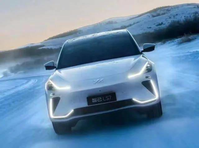 被忽視的中大型豪華SUV，長超5米，續航640km，從34萬降到22萬