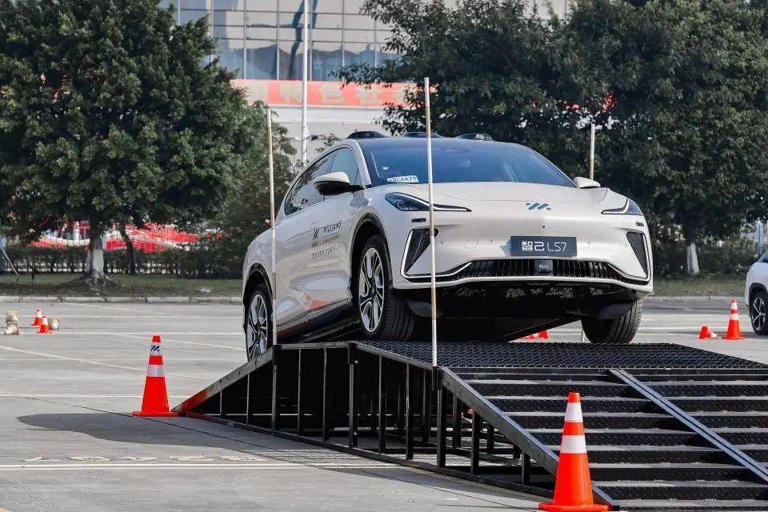 被忽視的中大型豪華SUV，長超5米，續航640km，從34萬降到22萬