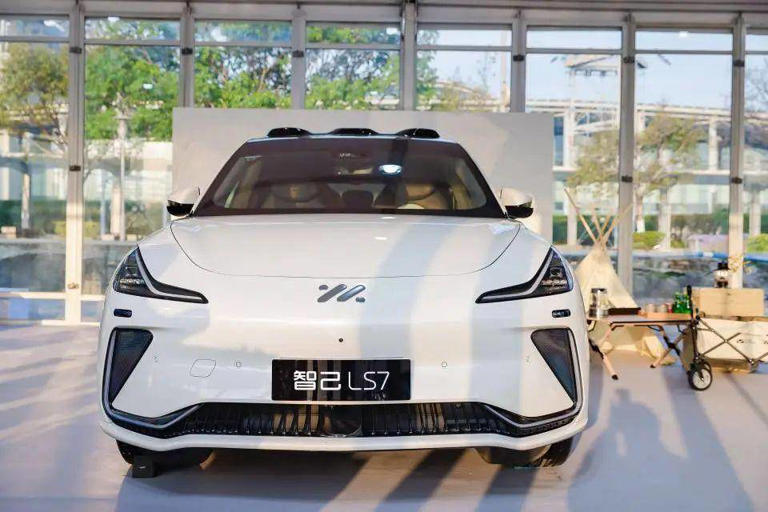 被忽視的中大型豪華SUV，長超5米，續航640km，從34萬降到22萬