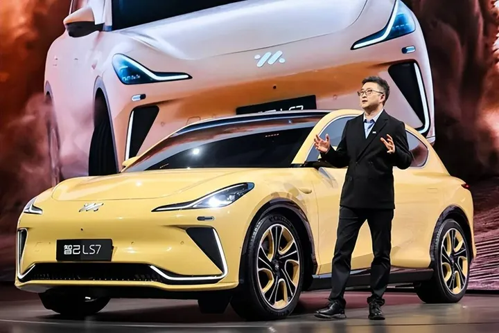 被忽視的中大型豪華SUV，長超5米，續航640km，從34萬降到22萬