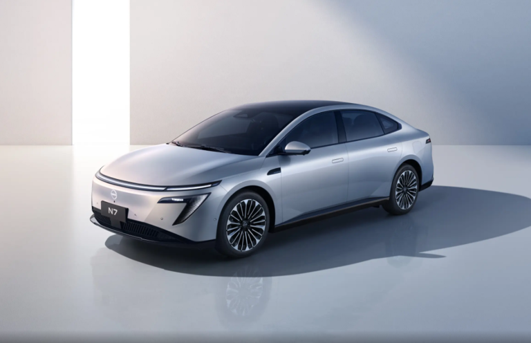 傳統品牌也整這些？“冰箱沙發小彩電”，日產的純電車能行嗎