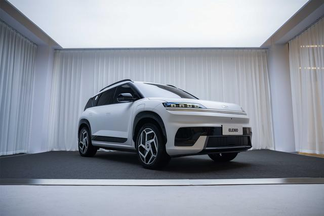 700km續(xù)航+27英寸HUD,合資電動SUV的"破局者"來了 700km續(xù)航+27英寸HUD,合資電動SUV的"破局者"來了