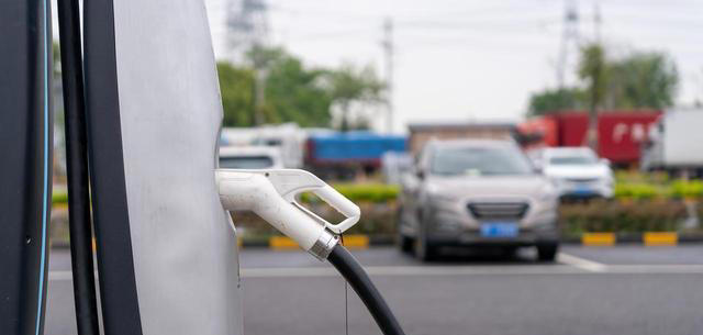 混動汽車技術對比：插混、油混誰更優？