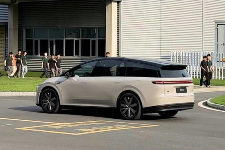 全新理想i8即將來襲，配雙電機+四驅，充電10分鐘，續航增加500km