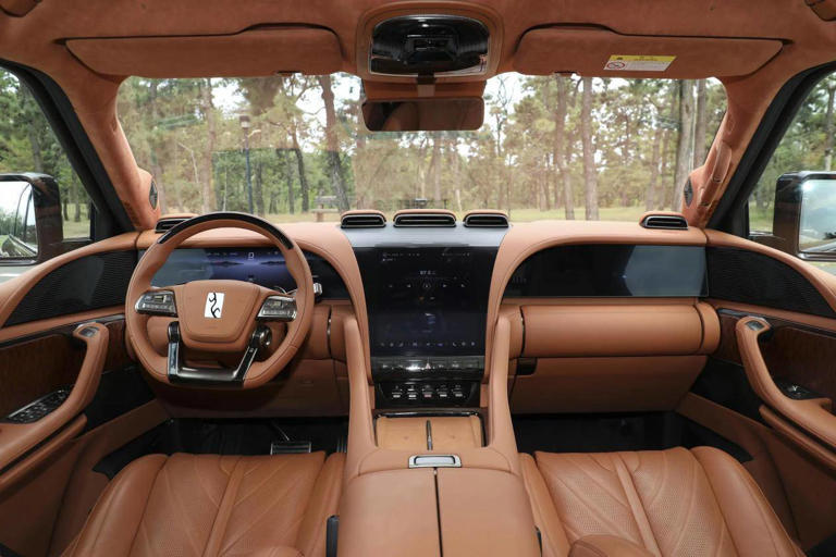 比亞迪“王炸”車型!5.3米全尺寸SUV,配3激光雷達+四電機,累計銷量破10000臺,刷新紀錄 比亞迪“王炸”車型!5.3米全尺寸SUV,配3激光雷達+四電機,累計銷量破10000臺,刷新紀錄
