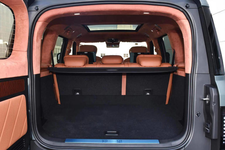 比亞迪“王炸”車型!5.3米全尺寸SUV,配3激光雷達+四電機,累計銷量破10000臺,刷新紀錄 比亞迪“王炸”車型!5.3米全尺寸SUV,配3激光雷達+四電機,累計銷量破10000臺,刷新紀錄