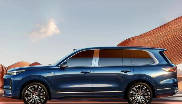 全尺寸SUV賣20萬級，長超5米2，4.5秒破百，虧電4.8L，續航1500km