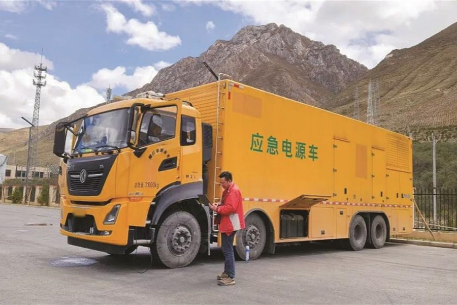 東風商用車助力重大工程建設“加速跑”