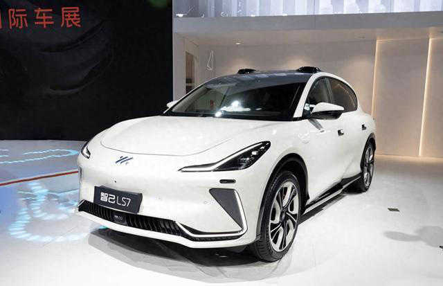 智己 LS7 煥新版 6 月 16 日上市!定位中大型 SUV 智己LS7煥新版6月16日上市!定位中大型SUV