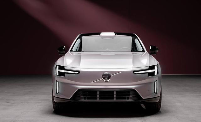 沃爾沃全新純電C級車來了!顏值不輸小米SU7,續航700km,能成? 沃爾沃全新純電C級車來了!顏值不輸小米SU7,續航700km,能成?